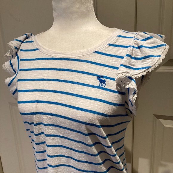 CLEARANCE 2/$10 or 3/$14 VINTAGE Abercrombie & Fitch Striped Flutter Sleeve Top - Picture 2 of 6